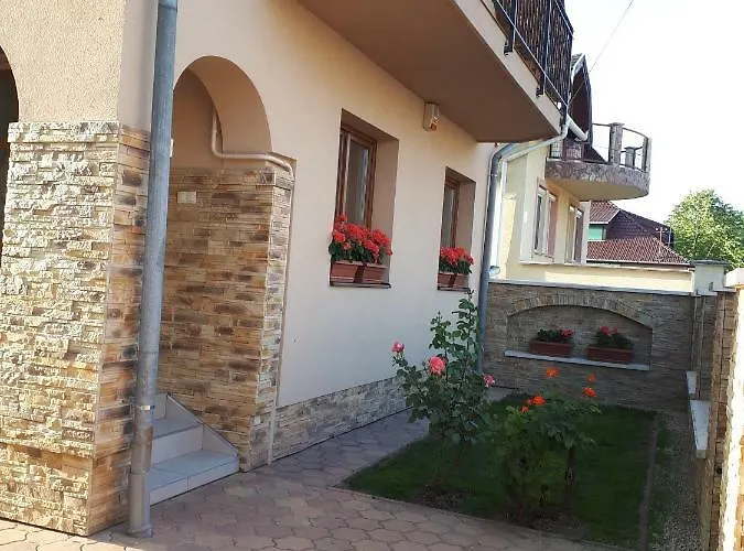 Anna Bathory Apartmanhaz Хайдусобосло