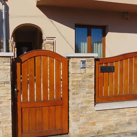 Anna Bathory Apartmanhaz * Hajdúszoboszló